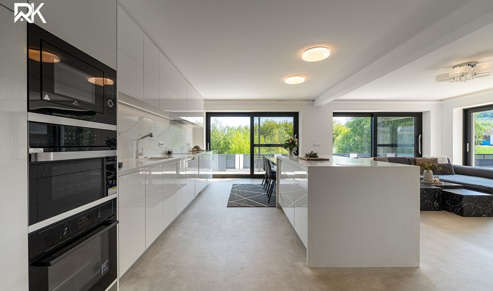 Prodej domu 279 m² s pozemkem 1 184 m², Grunta – náhled fotky 2