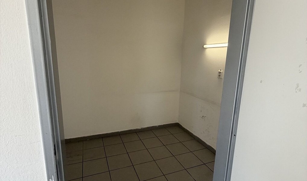 Pronájem obchodních prostor 323 m², Praha – náhled fotky 15