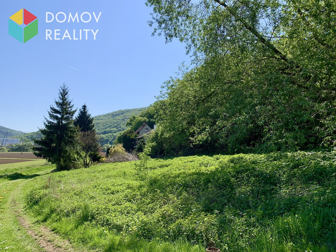 Prodej stavebního pozemku 924 m² — photo 2