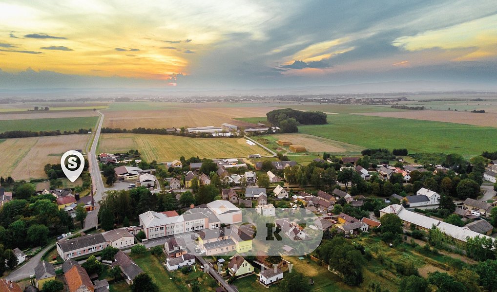 Prodej stavebního pozemku 931 m², Újezd – náhled fotky 2