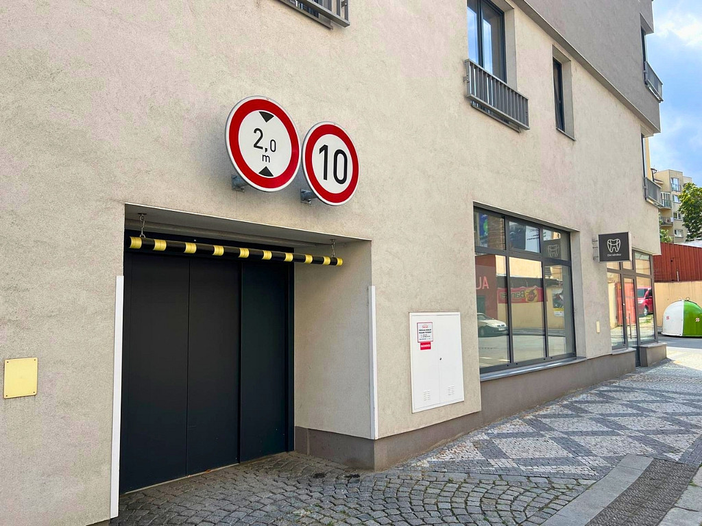Garážové stání k pronájmu, Praha 5 - Smíchov – fotografie 4