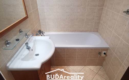 Prodej bytu 3+1 72 m², Na Honech II, Zlín