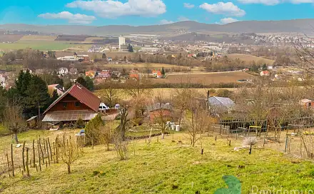 Prodej stavebního pozemku 1 077 m², Chodouň, okres Beroun