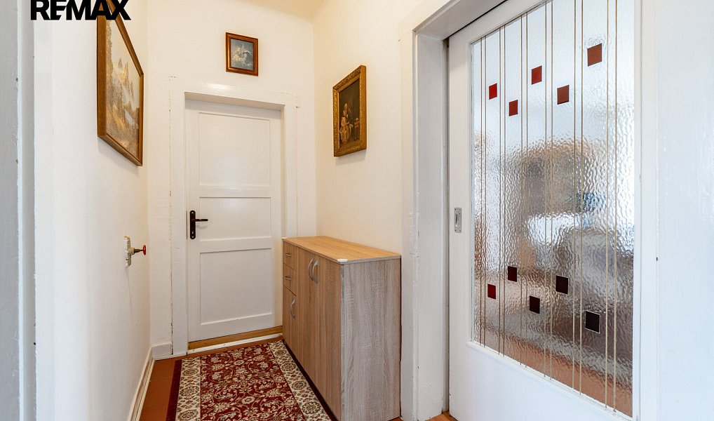 Prodej domu 328 m² s pozemkem 758 m², Vejprty – náhled fotky 32