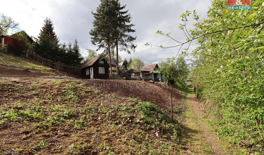 Prodej zahrady 674 m², Pnětluky – náhled fotky 13