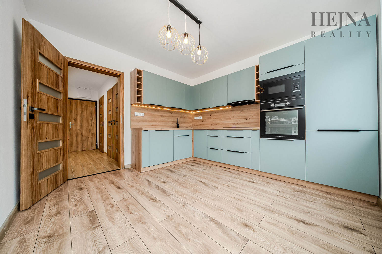 Pronájem bytu 3+1 67 m² – fotografie 3