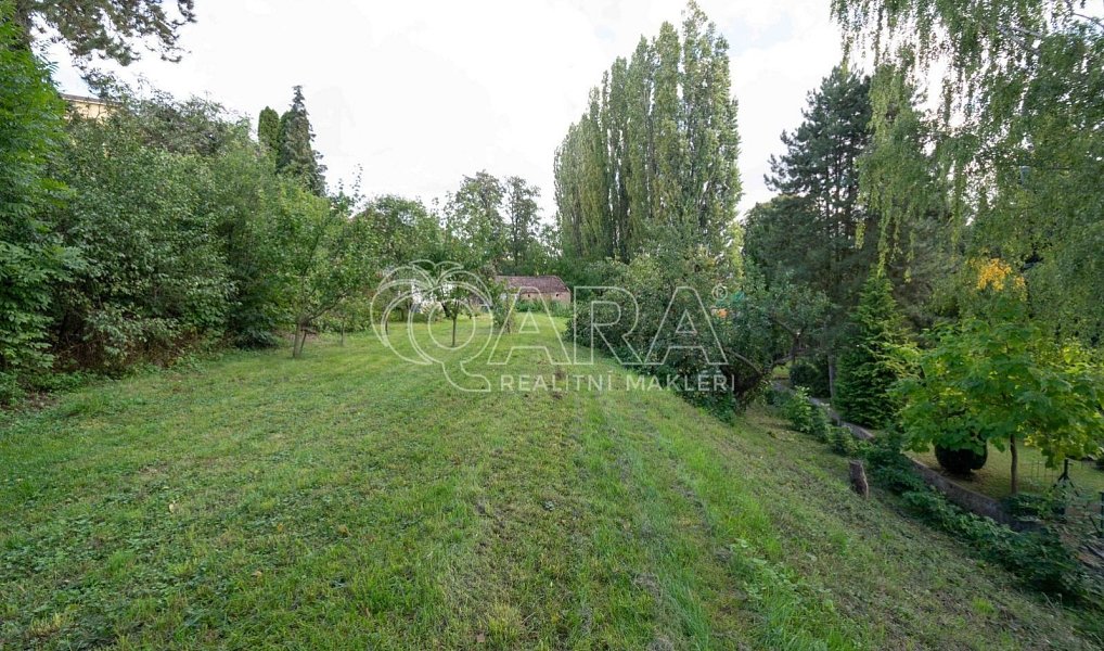 Prodej domu 200 m² s pozemkem 1 769 m², Zápy – náhled fotky 5