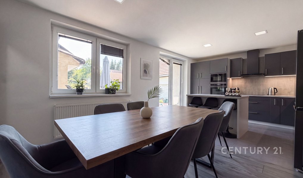 Prodej domu 284 m² s pozemkem 1 154 m², Roštín – náhled fotky 19