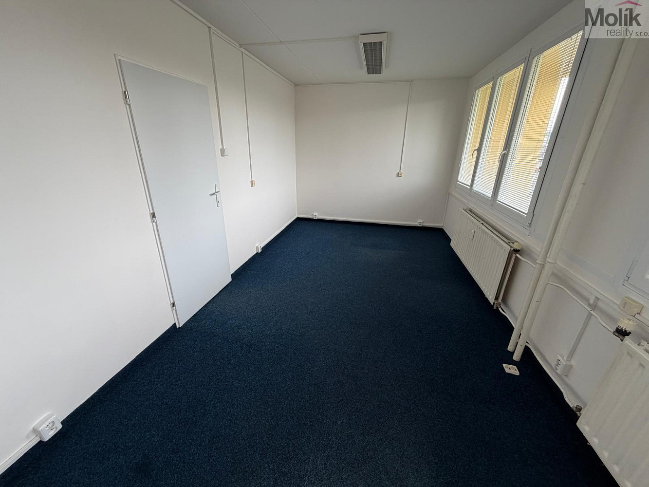 Pronájem kanceláře 55 m² – fotografie 4