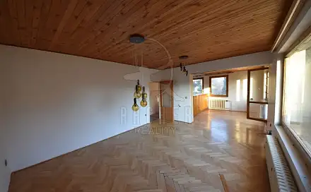Prodej domu 200 m² s pozemkem 877 m², Ke Křížku, Hradec Králové - Roudnička
