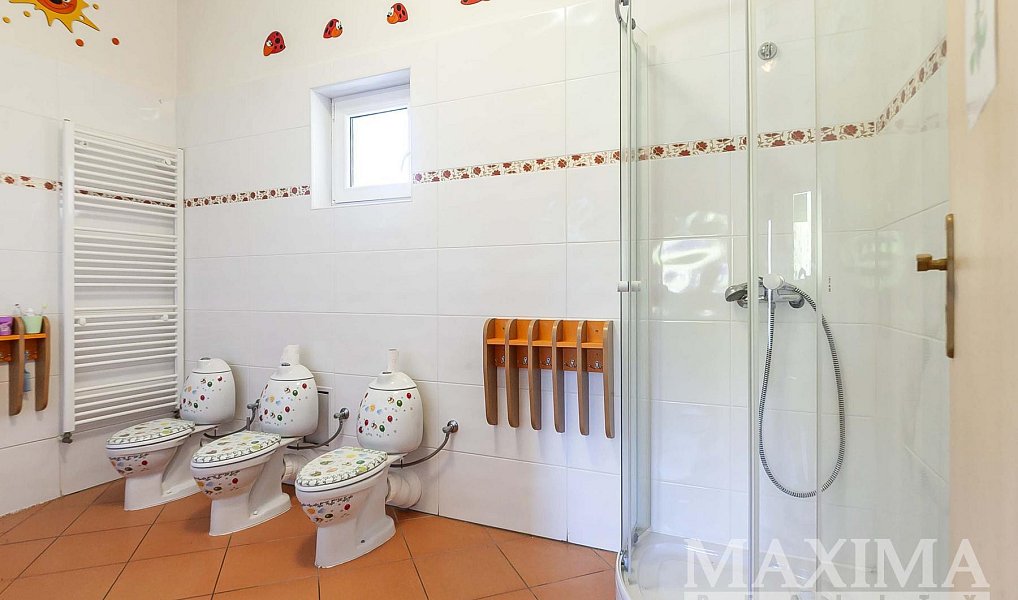 Prodej domu 237 m² s pozemkem 905 m², Úvaly – náhled fotky 11