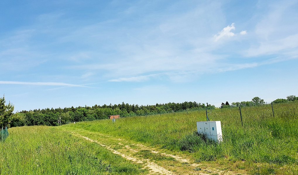 Prodej stavebního pozemku 924 m², Babice – náhled fotky 14