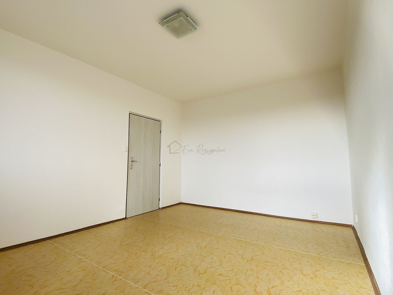 Pronájem bytu 1+1 32 m² — photo 2