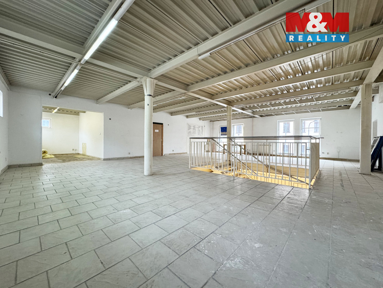 Pronájem obchodních prostor 180 m² – pohled 6