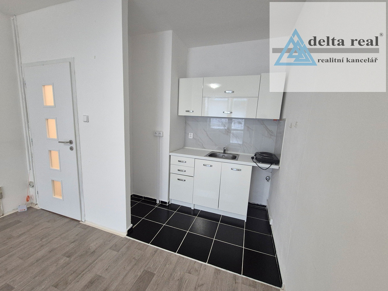 Pronájem bytu 1+kk 28 m²