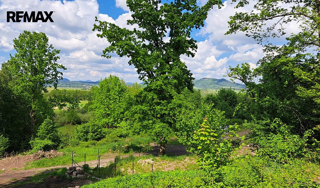 Prodej stavebního pozemku 1 410 m², Zákupy – náhled fotky 2