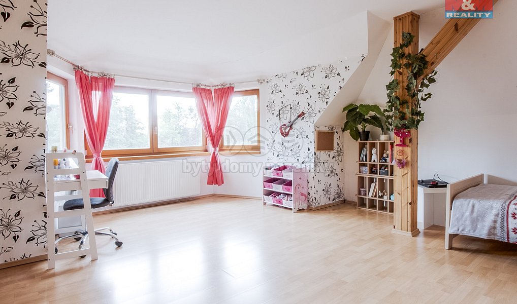 Prodej domu 250 m² s pozemkem 2 077 m², Nový Bor – náhled fotky 20