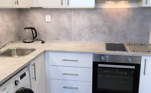 Pronájem bytu 1+kk 35 m², Makovského, Praha 6 - Řepy