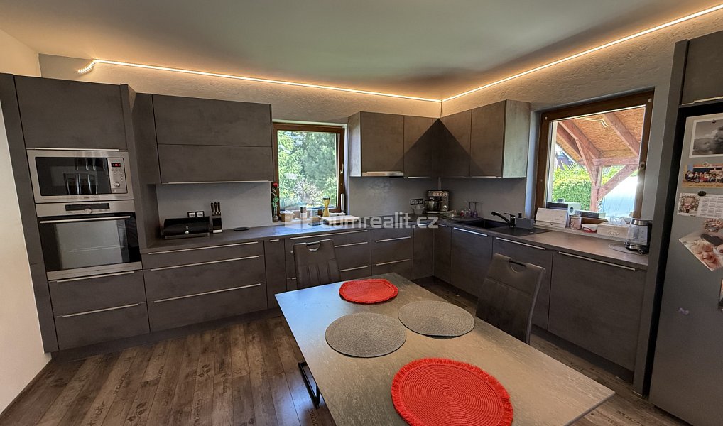 Prodej domu 180 m² s pozemkem 1 678 m², Tři Sekery – náhled fotky 9