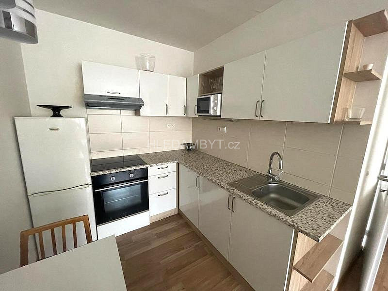Pronájem bytu 2+kk 42 m²