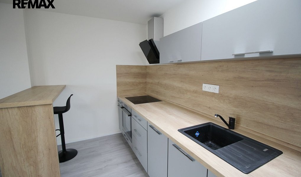Pronájem bytu 1+kk 34 m², Kolín – náhled fotky 3