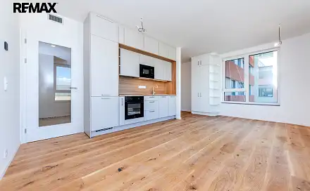Pronájem bytu 1+kk 37 m²