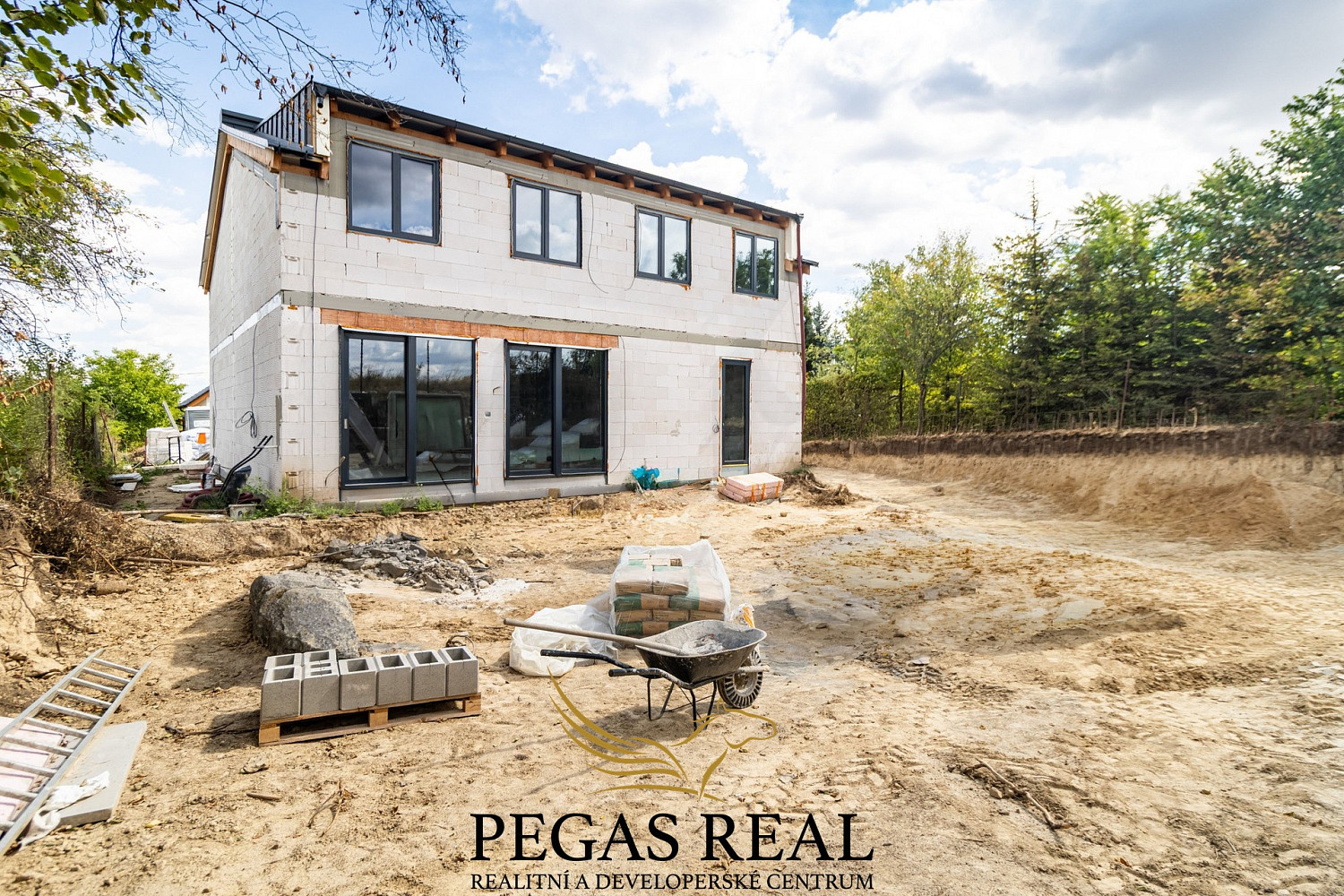 Prodej domu 122 m² s pozemkem 448 m² – fotografie 2