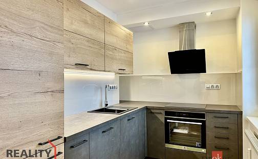 Pronájem bytu 2+kk 50 m², U Lomů, Plzeň - Východní Předměstí