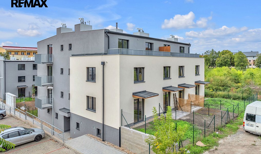 Pronájem bytu 1+kk 25 m², Milovice – náhled fotky 14