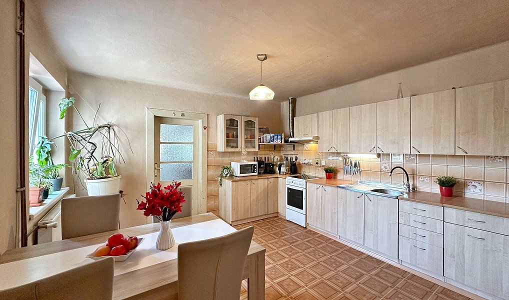 Prodej domu 150 m² s pozemkem 377 m², Sušice – náhled fotky 2