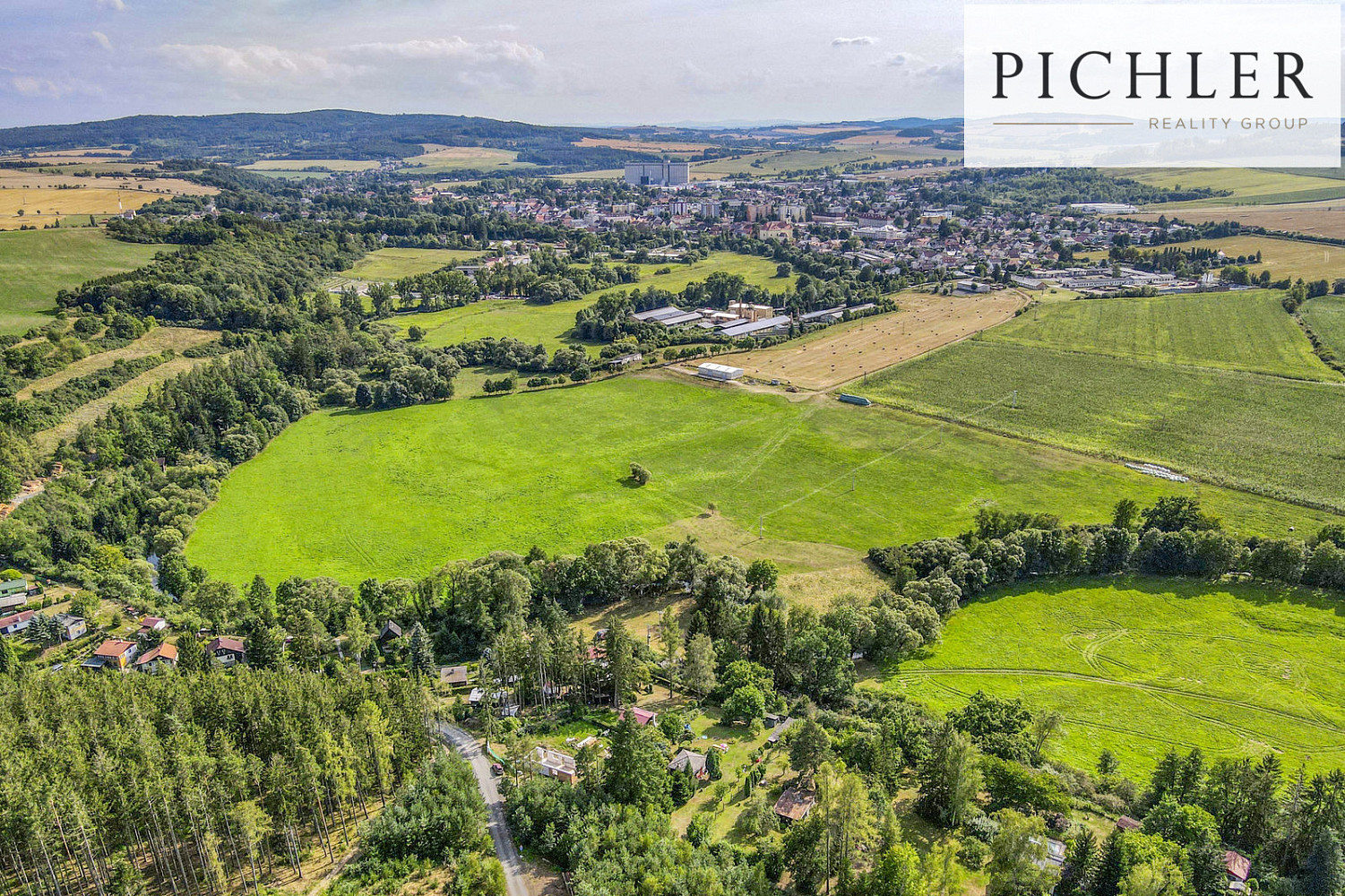 Prodej stavebního pozemku 1 579 m² - View 2