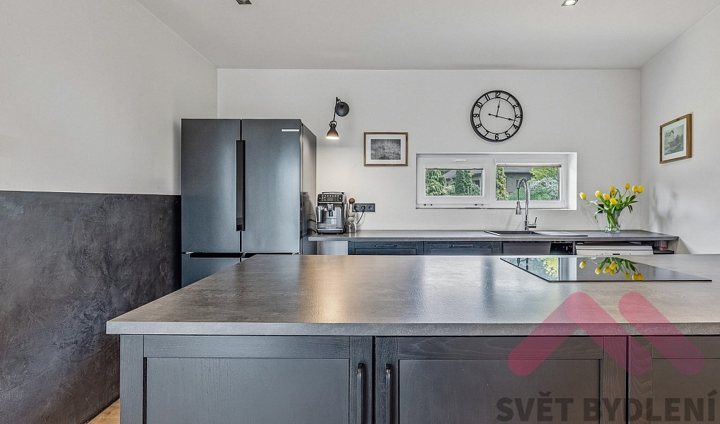 Prodej domu 300 m² s pozemkem 1 066 m², Tehov – náhled fotky 5