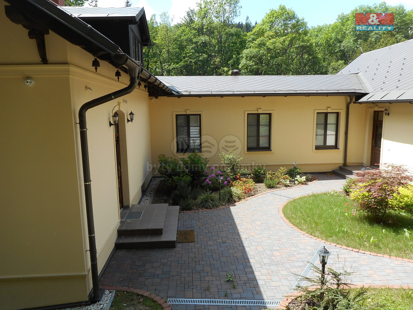 Prodej domu 630 m² s pozemkem 1 118 m² – pohled 2