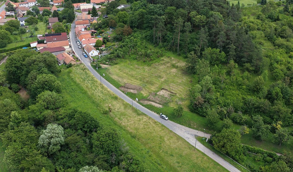 Prodej stavebního pozemku 1 117 m², Dobřichov – náhled fotky 6