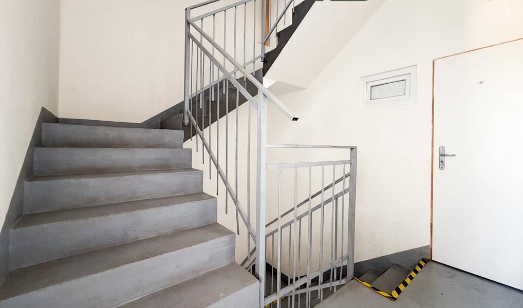 Pronájem obchodních prostor 160 m², Benešov – náhled fotky 5