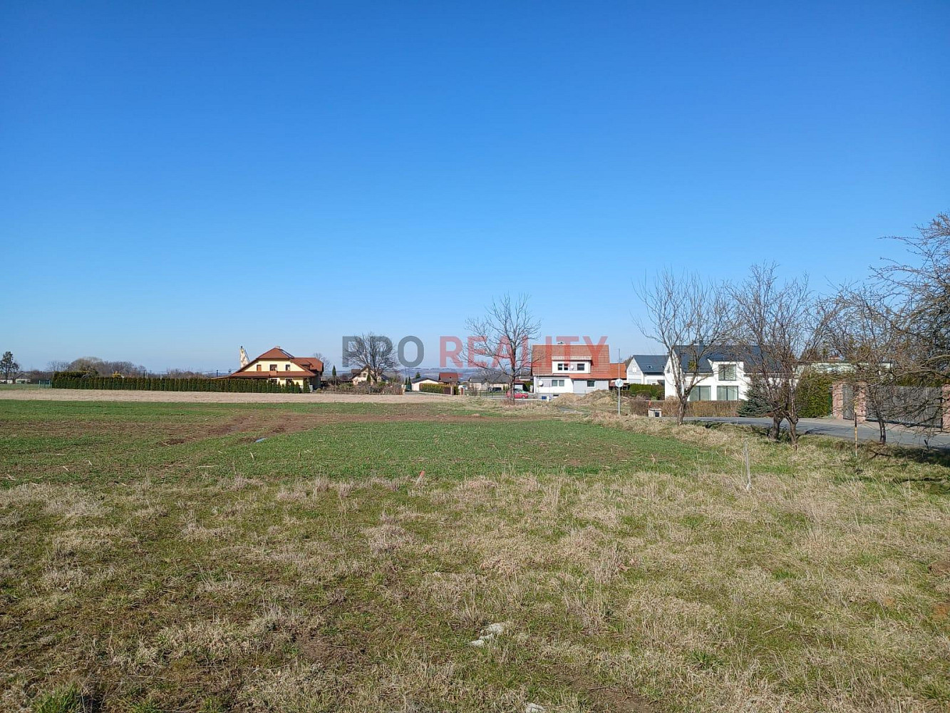 Prodej stavebního pozemku 900 m², Komorní Lhotka