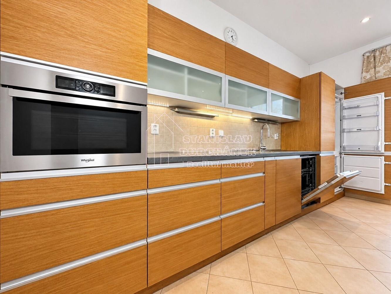 Pronájem bytu 2+1 72 m² – fotografie 3