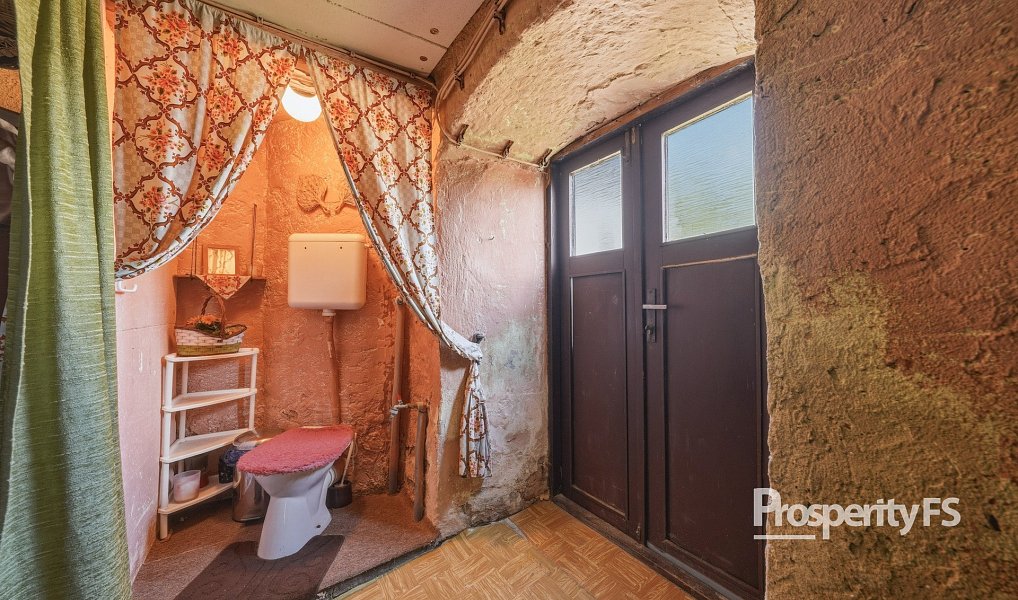 Prodej domu 318 m² s pozemkem 1 081 m², Liběšice – náhled fotky 21