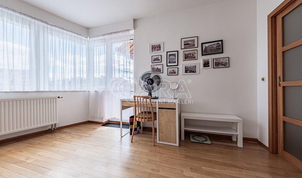 Pronájem bytu 4+1 117 m², Praha – náhled fotky 16