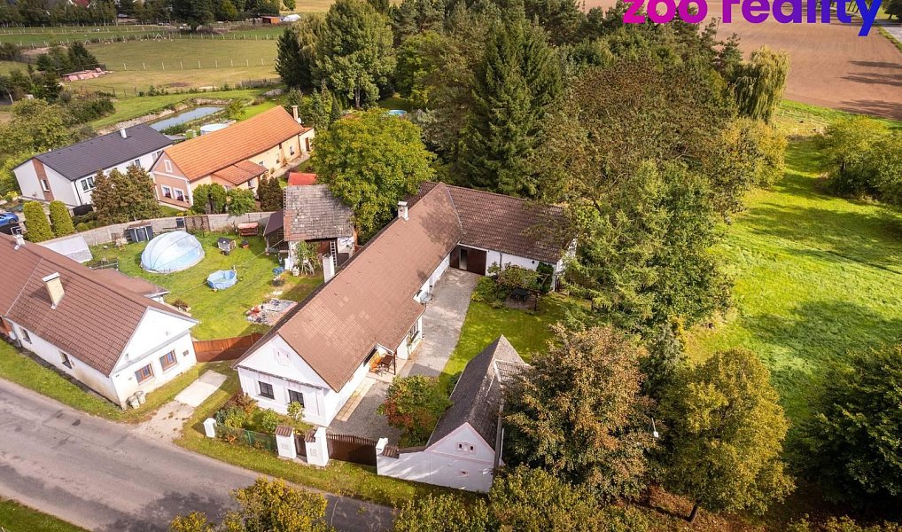 Prodej domu 234 m² s pozemkem 2 251 m², Sviny – náhled fotky 2