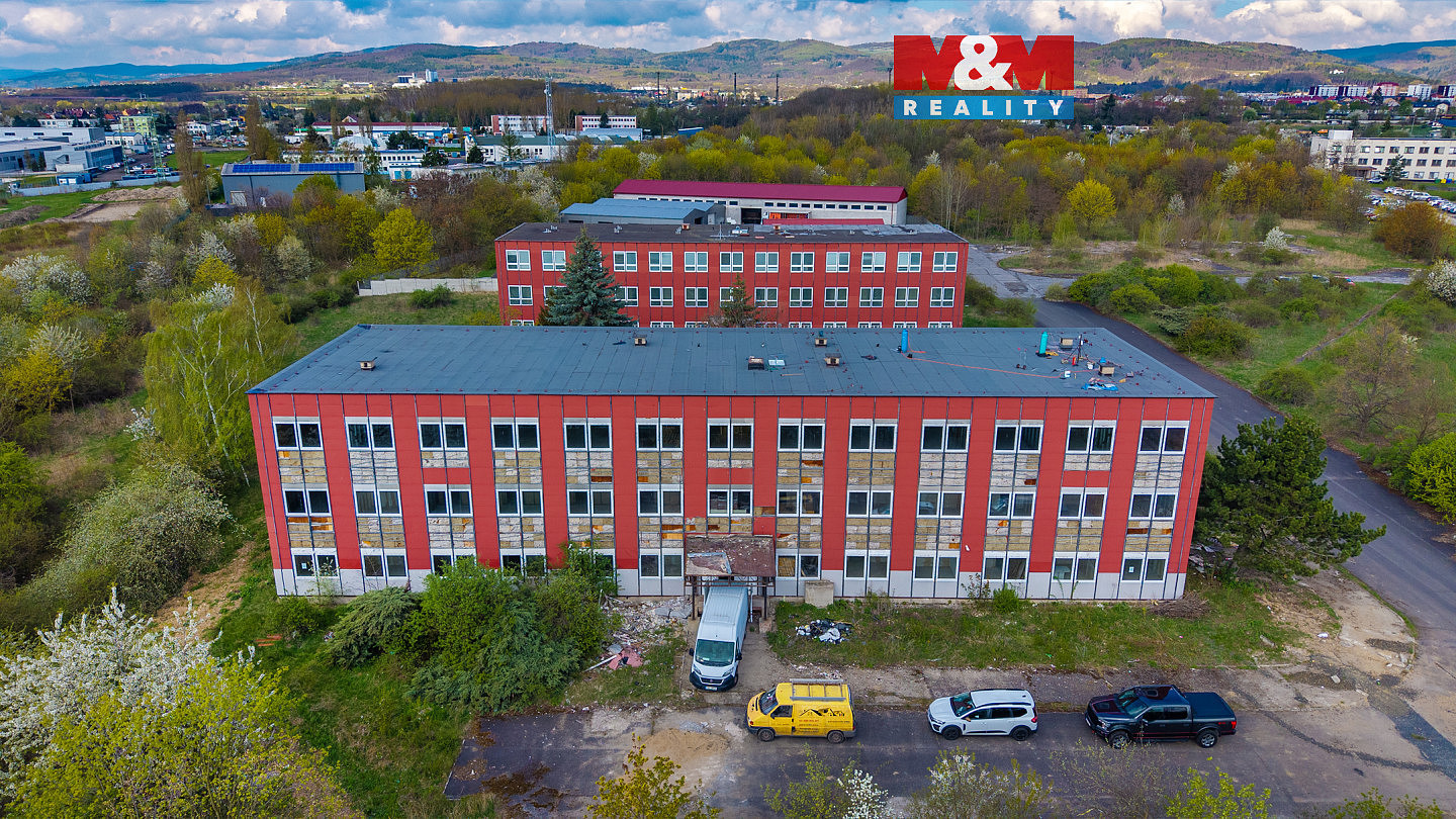 Prodej nájemního domu, činžáku 1 800 m²