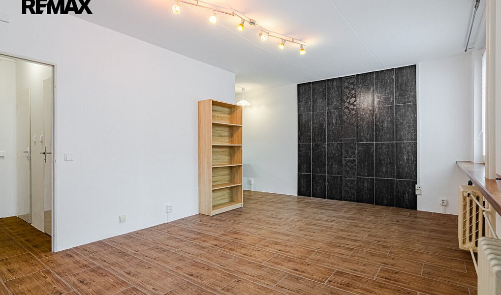 Pronájem bytu 1+kk 33 m², Kladno – náhled fotky 7