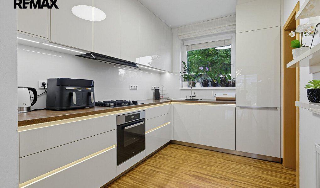Prodej domu 126 m² s pozemkem 334 m², Praha – náhled fotky 9