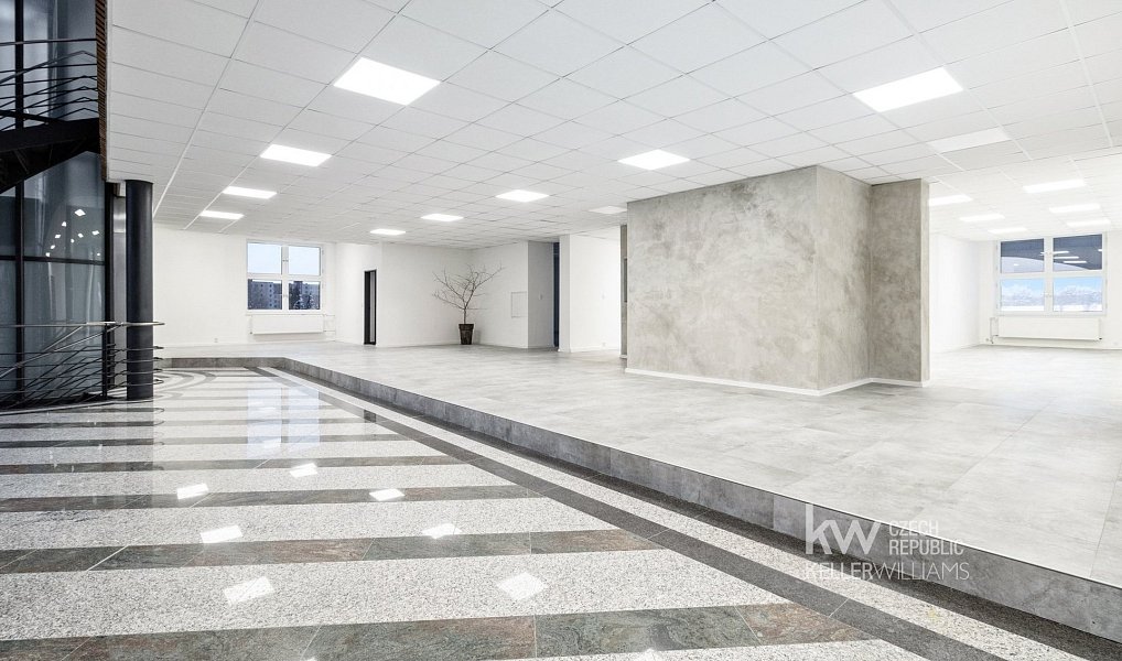 Pronájem obchodních prostor 1 073 m², Tábor – náhled fotky 11