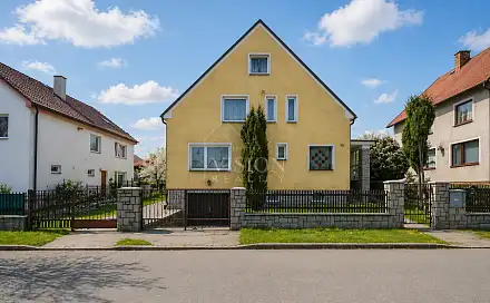 Prodej domu 210 m² s pozemkem 511 m², U stadionu, Milín, okres Příbram