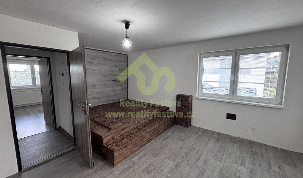 Prodej domu 228 m² s pozemkem 1 076 m², Rokycany – náhled fotky 18