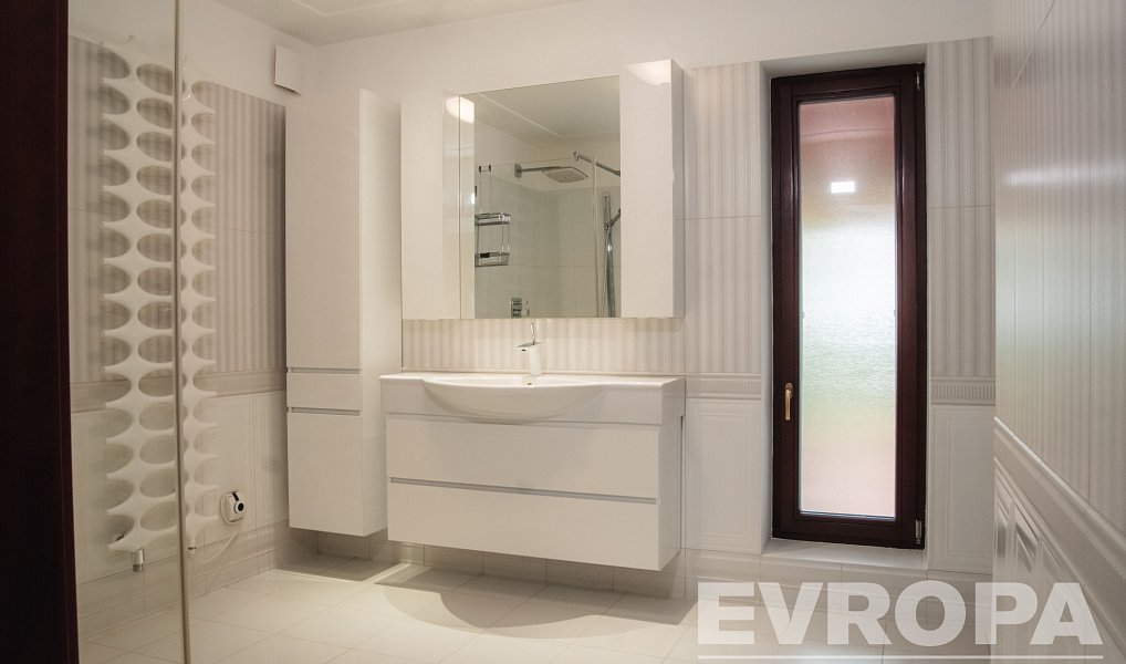 Prodej domu 226 m² s pozemkem 660 m², Pardubice – náhled fotky 9