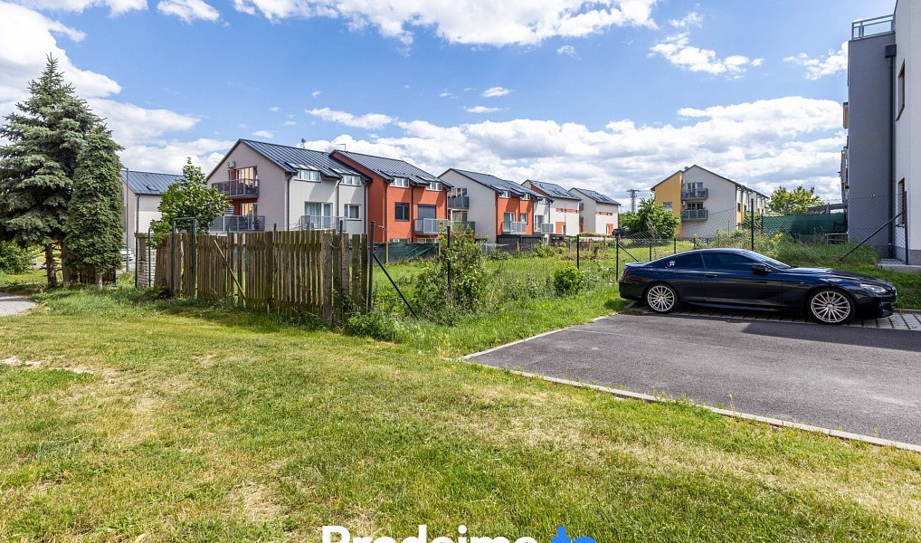 Prodej stavebního pozemku 877 m², Znojmo – náhled fotky 3