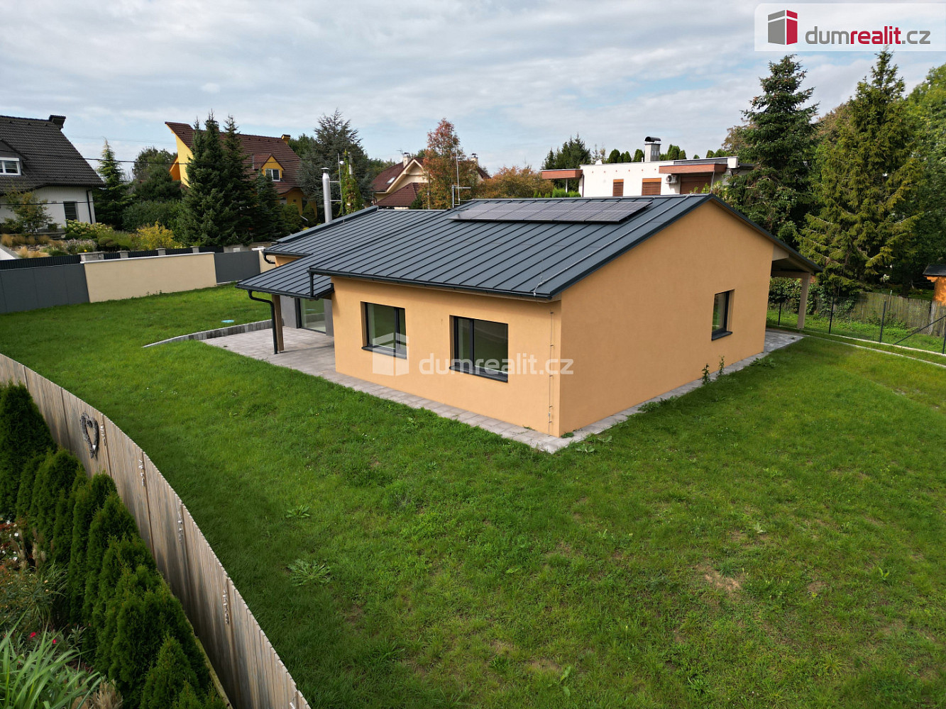 Prodej domu 250 m² s pozemkem 1 328 m² — photo 2