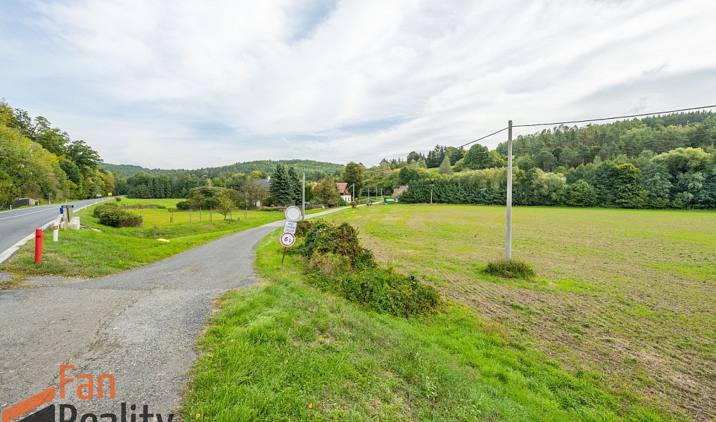Prodej stavebního pozemku 1 015 m², Medonosy – náhled fotky 7